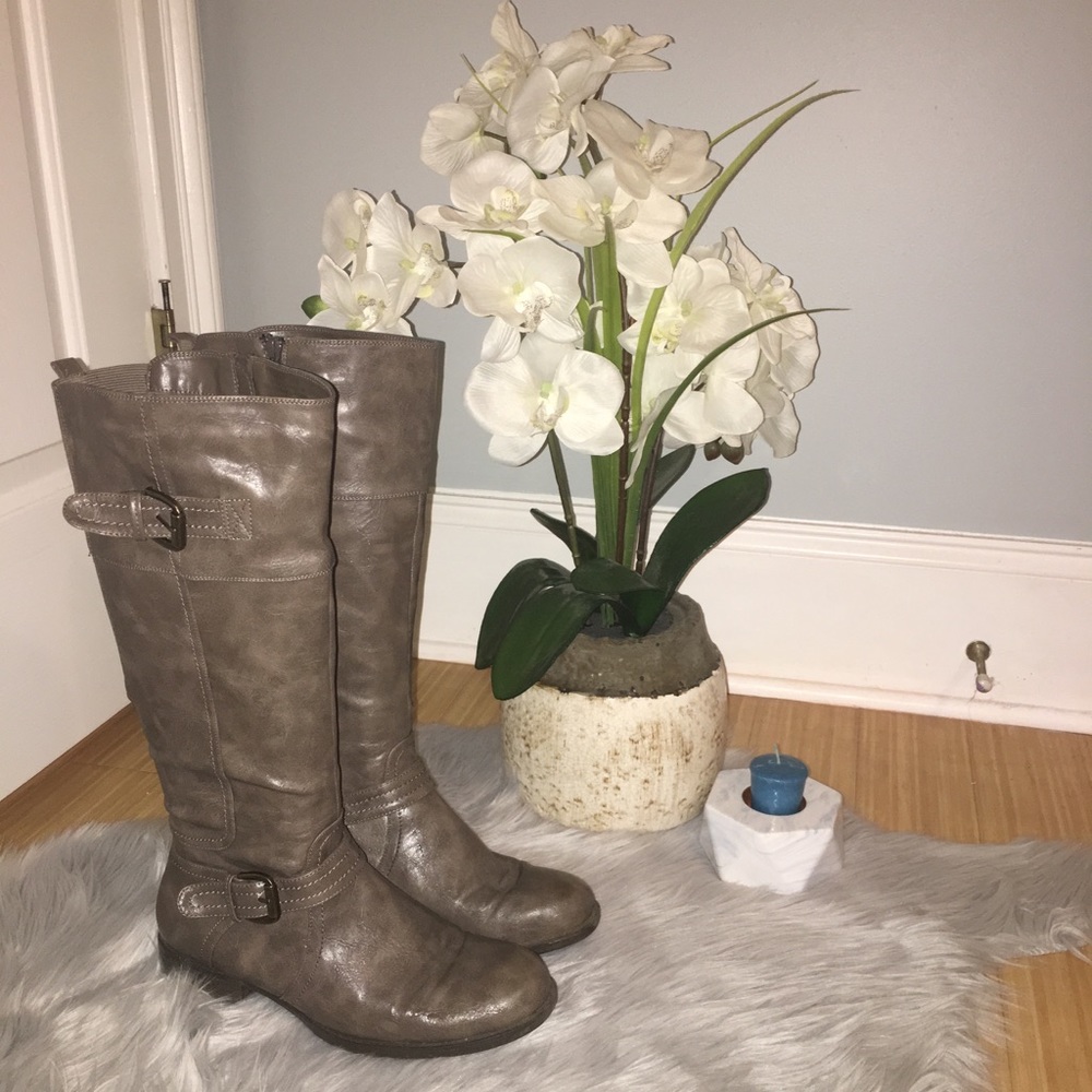Mid-Calf Boots
